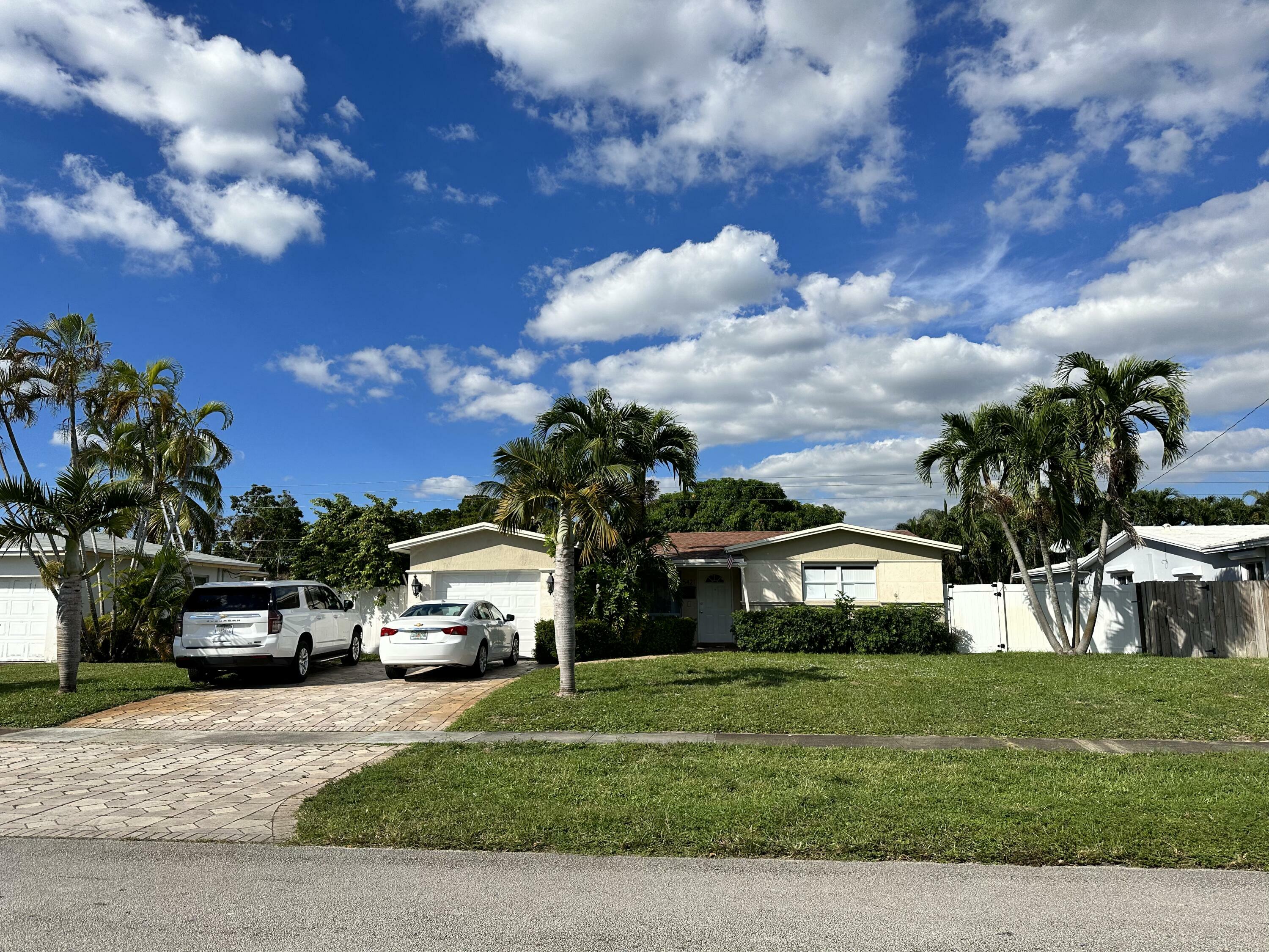 Property Photo: 5421 Tyler Street FL 33021