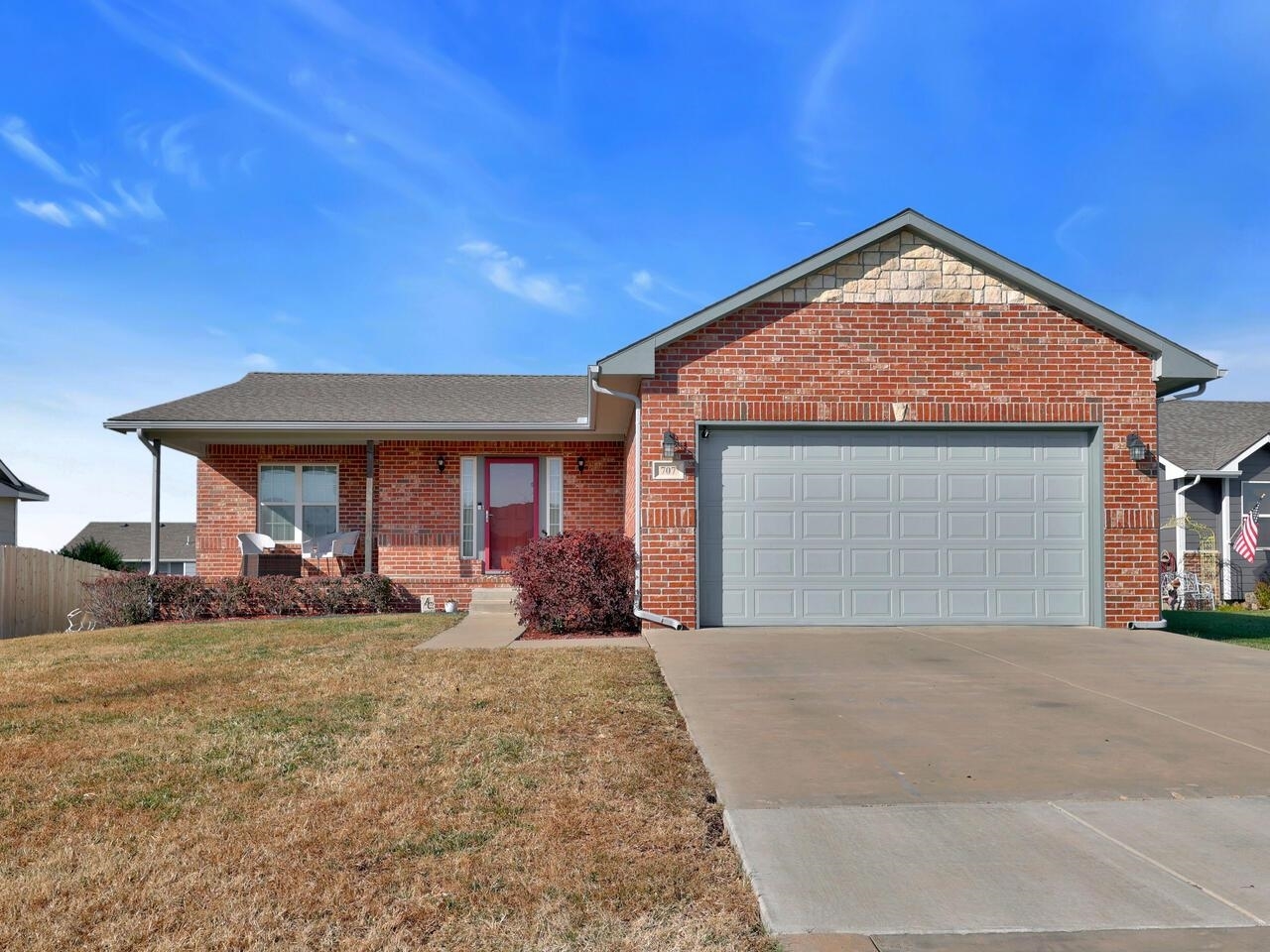 Property Photo:  707 S Hedgewood Cir  KS 67002 