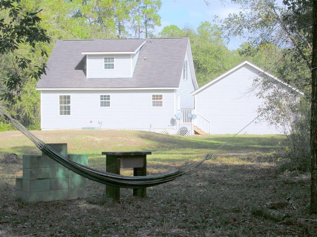 Property Photo:  20415 NE 114th Avenue  FL 32694 