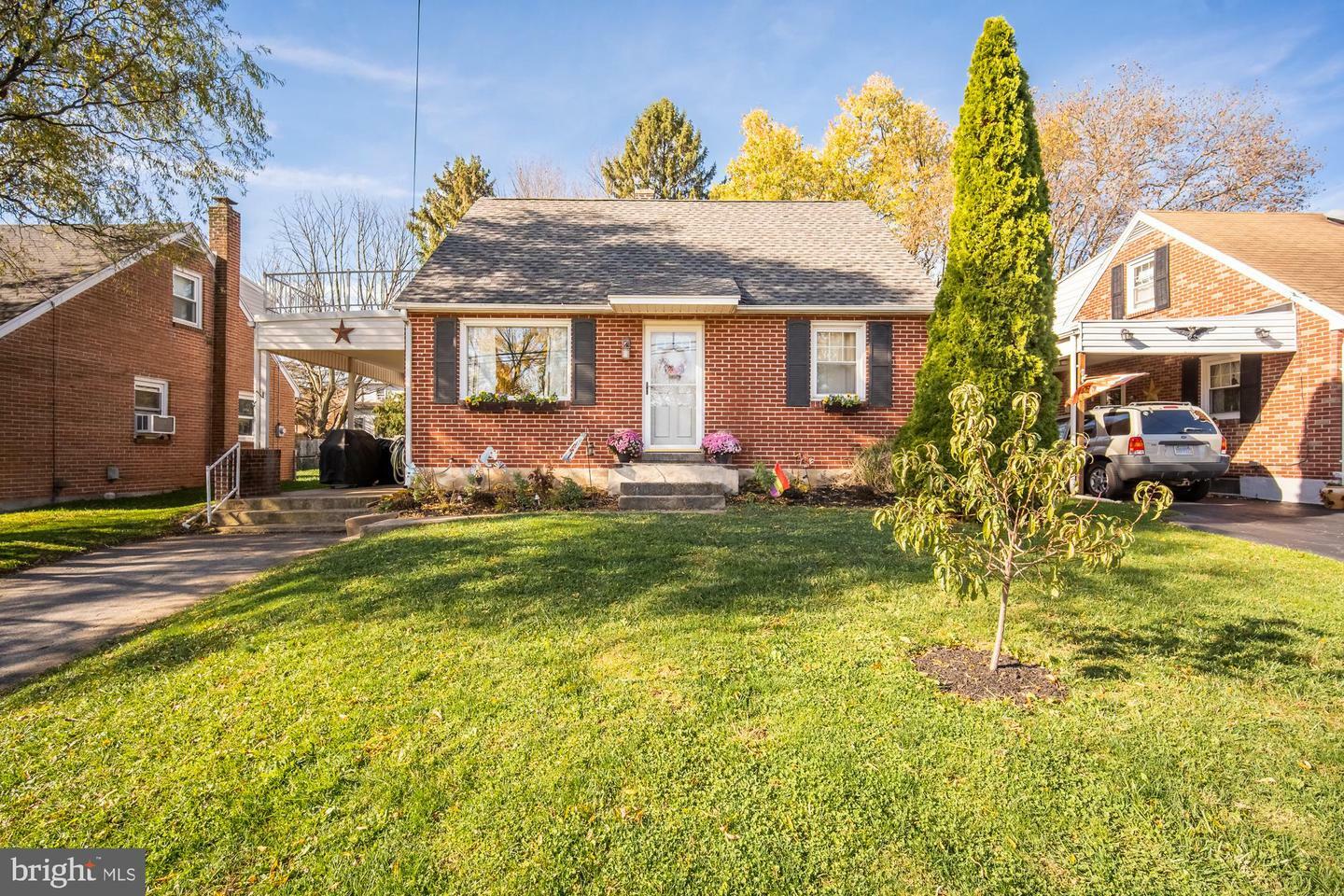 Property Photo:  2032 N Sherman Street  PA 17406 