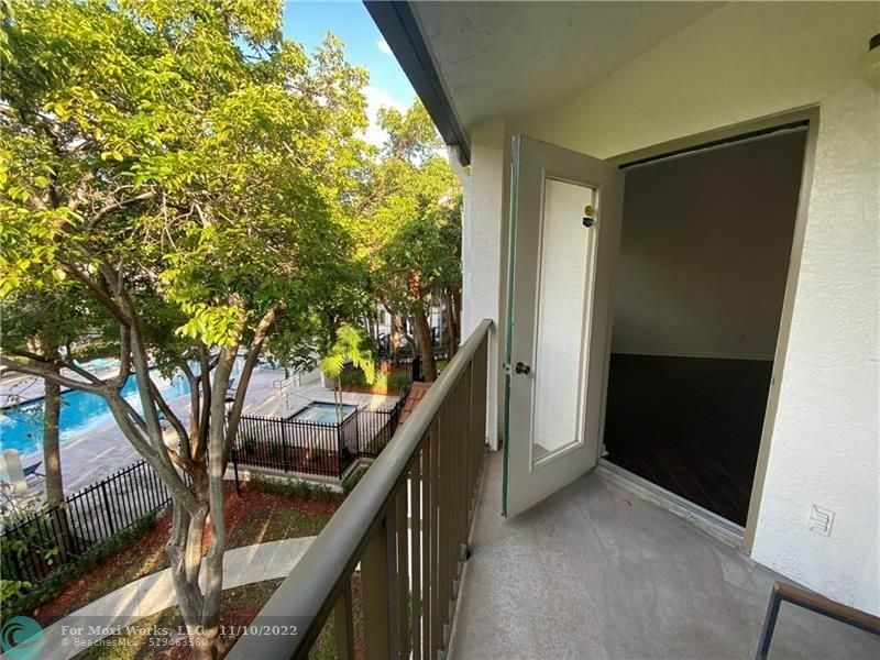 Property Photo:  630 S Park Rd 3-310  FL 33021 