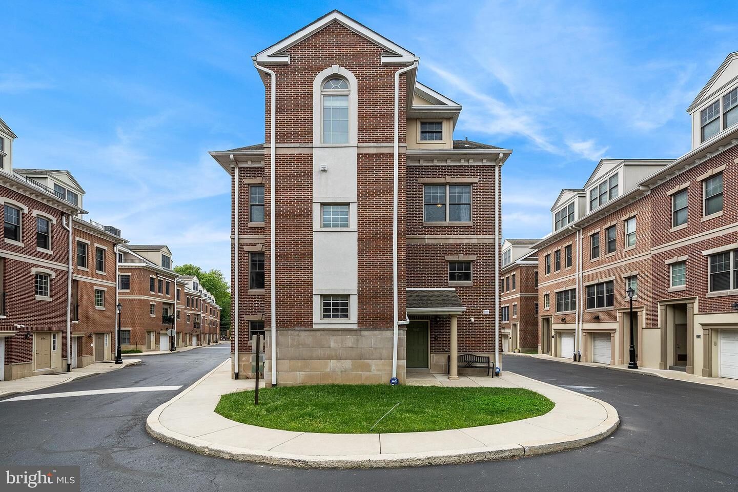 Property Photo: 862 Independence Court PA 19147