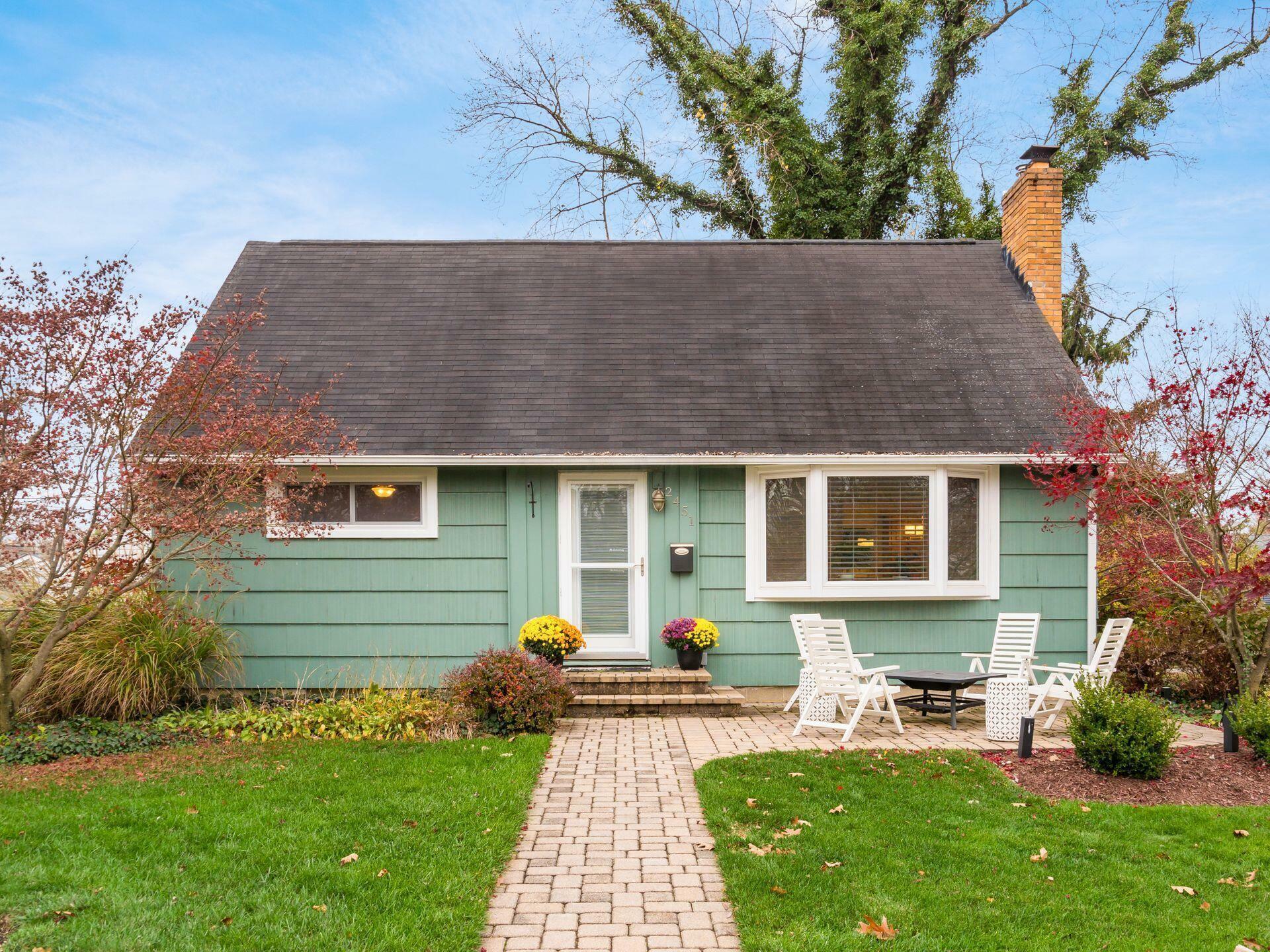Property Photo: 2451 Shrewsbury Road OH 43221