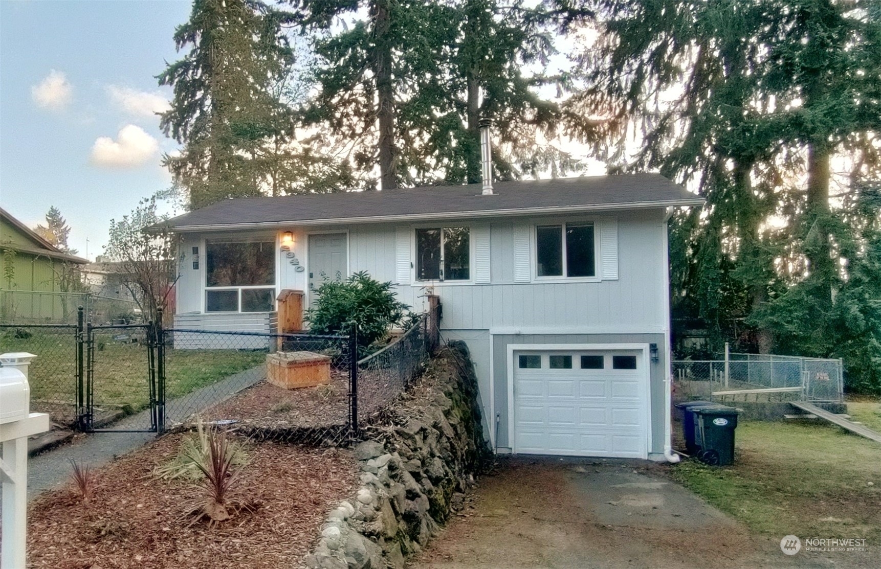 Property Photo:  2340 Oak Drive  WA 98388 