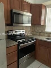 Property Photo:  1916 SW 11th St 24  FL 33312 