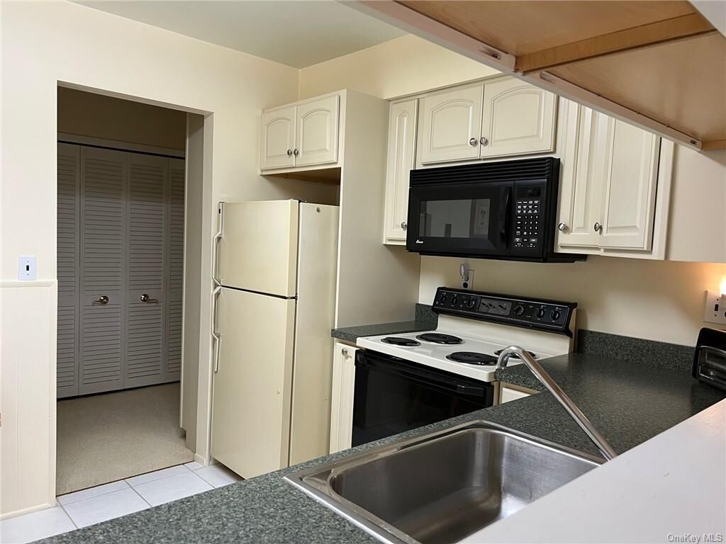 Property Photo:  191 Richard Court  NY 10970 