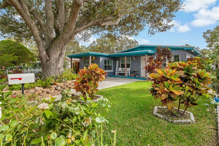 Property Photo: 1918 W Walnut Street FL 33607