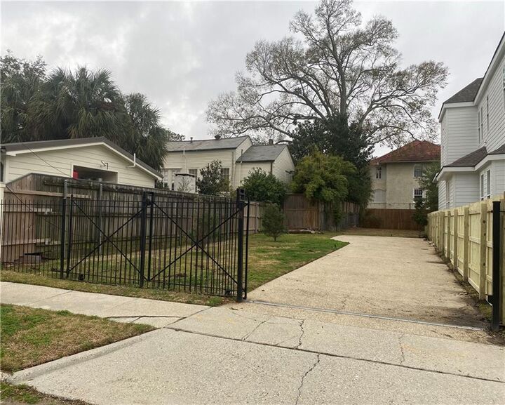 1618 Cadiz Street  New Orleans LA 70115 photo