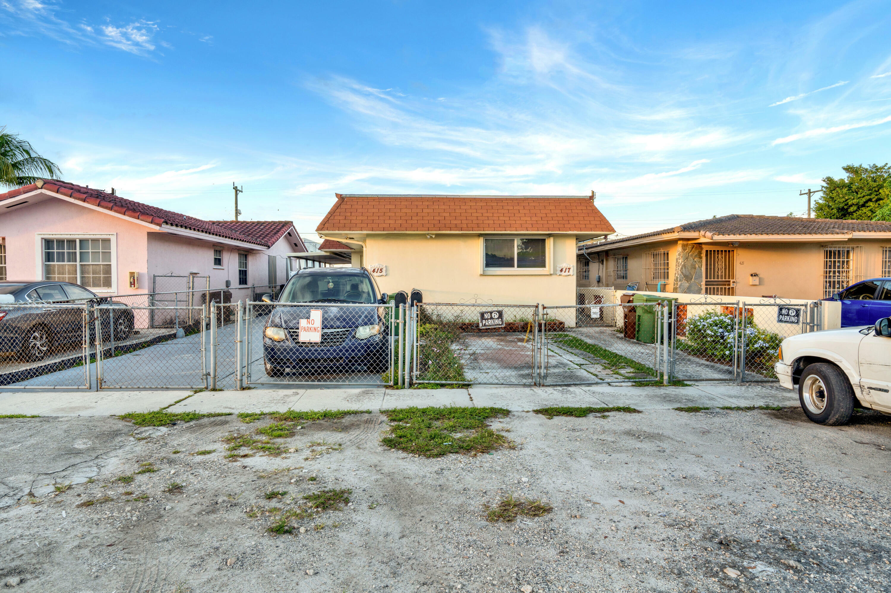 Property Photo:  415 E 10th Street  FL 33010 