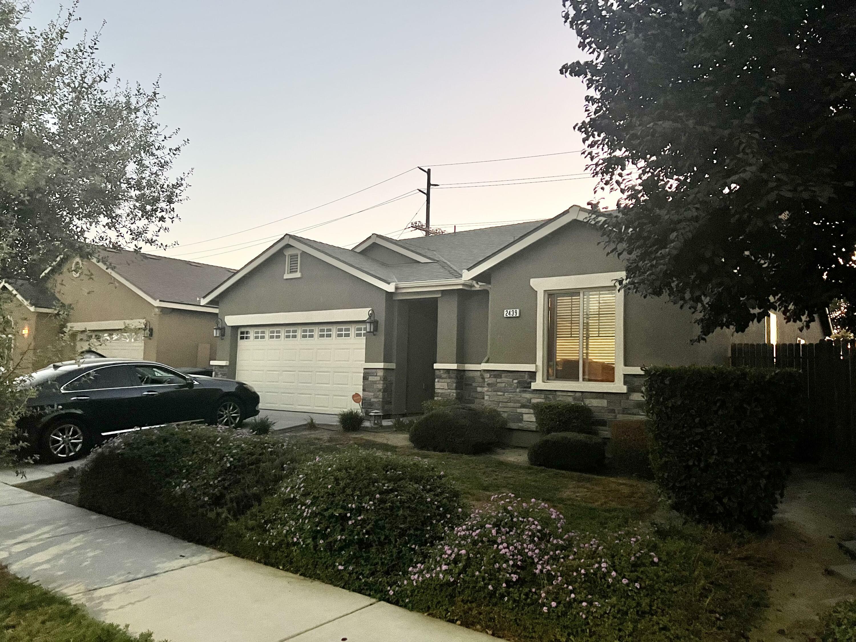 Property Photo:  2439 S Laguna Court  CA 93292 