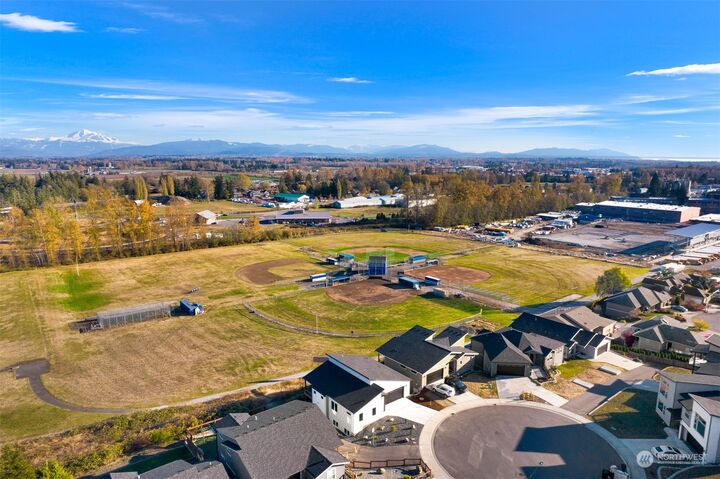 Property Photo:  2060 Bakerscape Court  WA 98248 