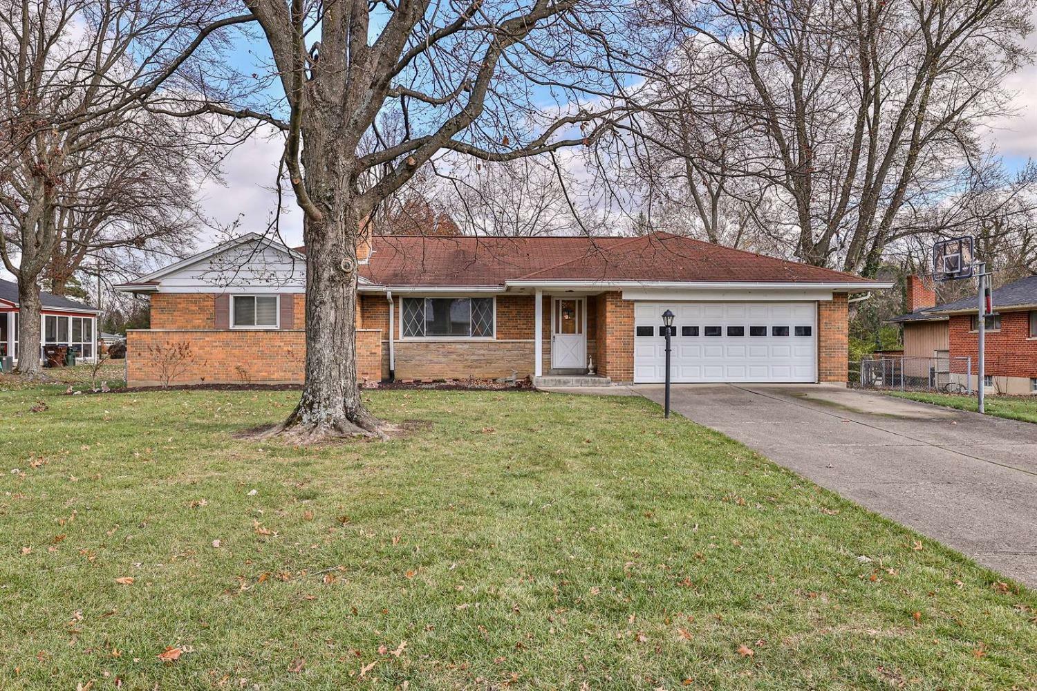 Property Photo: 9362 Long Ln OH 45231