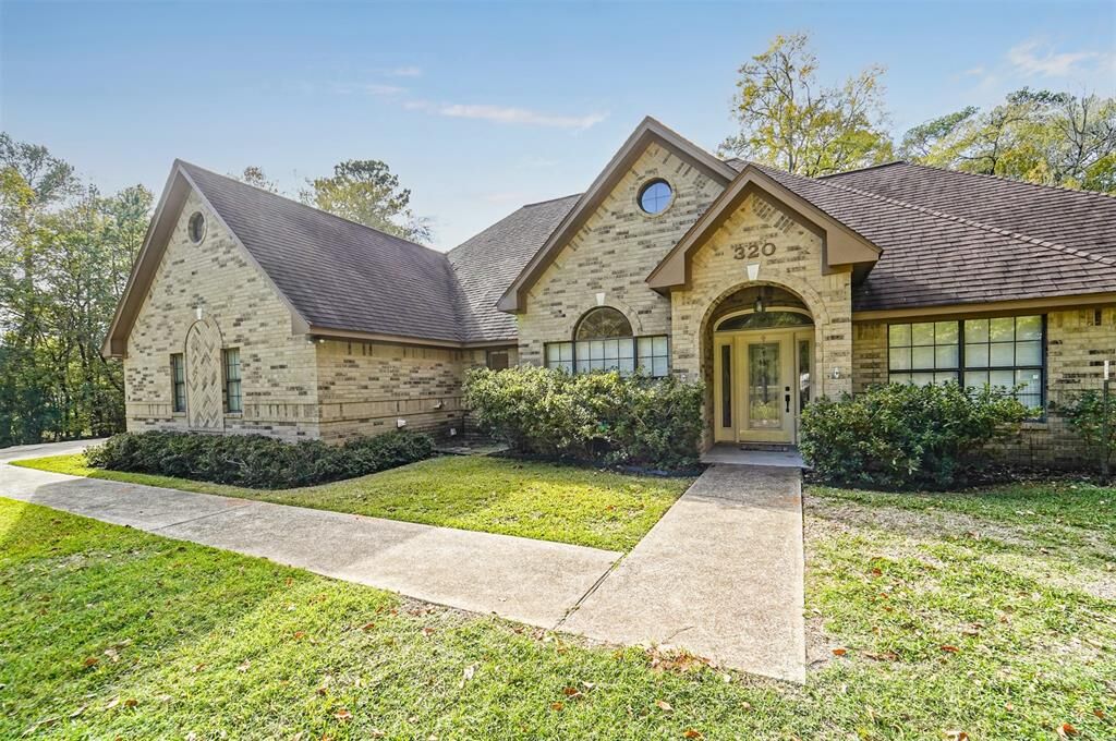 Property Photo:  320 Forest Lane  TX 77340 