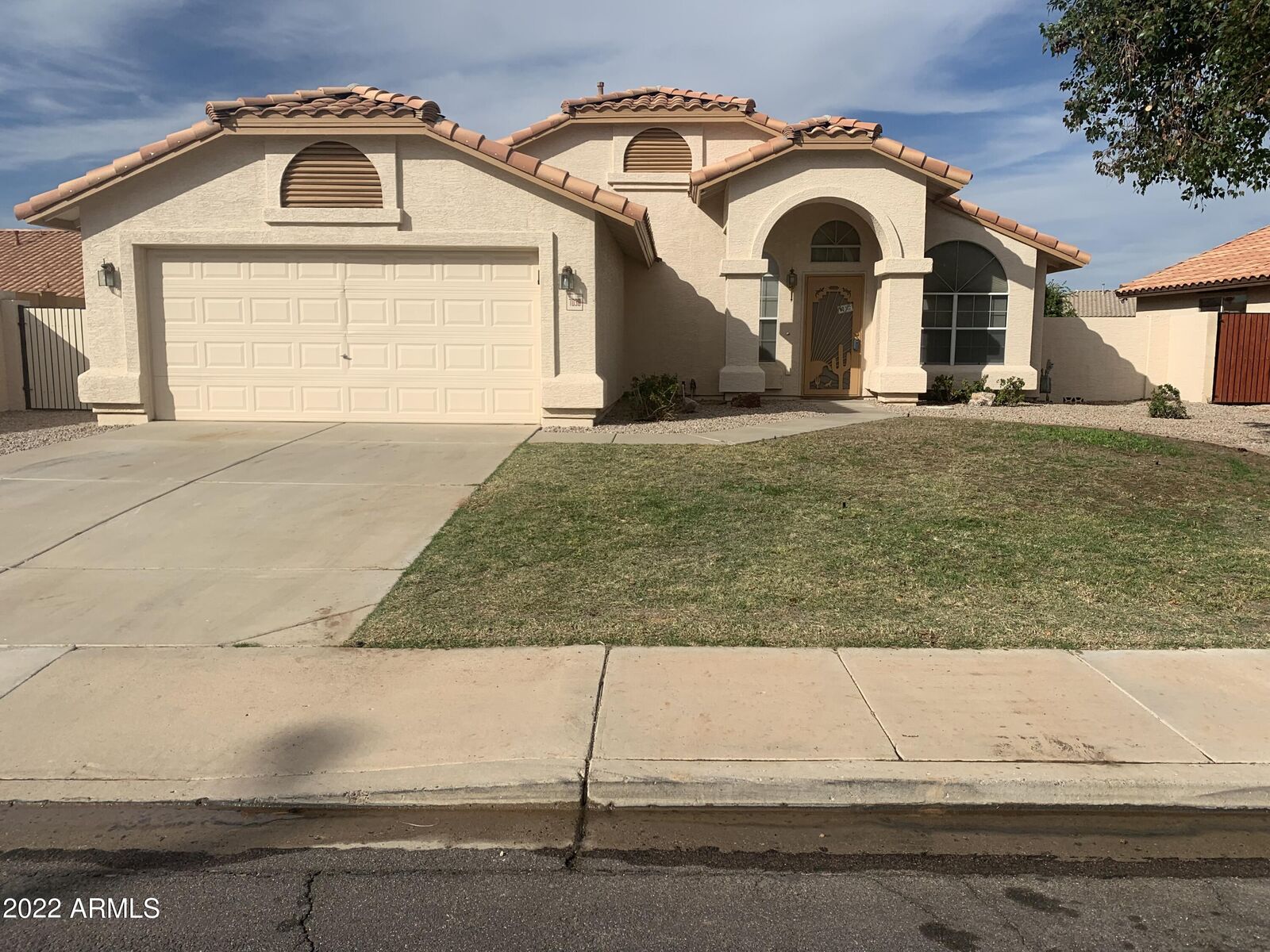 Property Photo: 7030 E Lakeview Avenue AZ 85205
