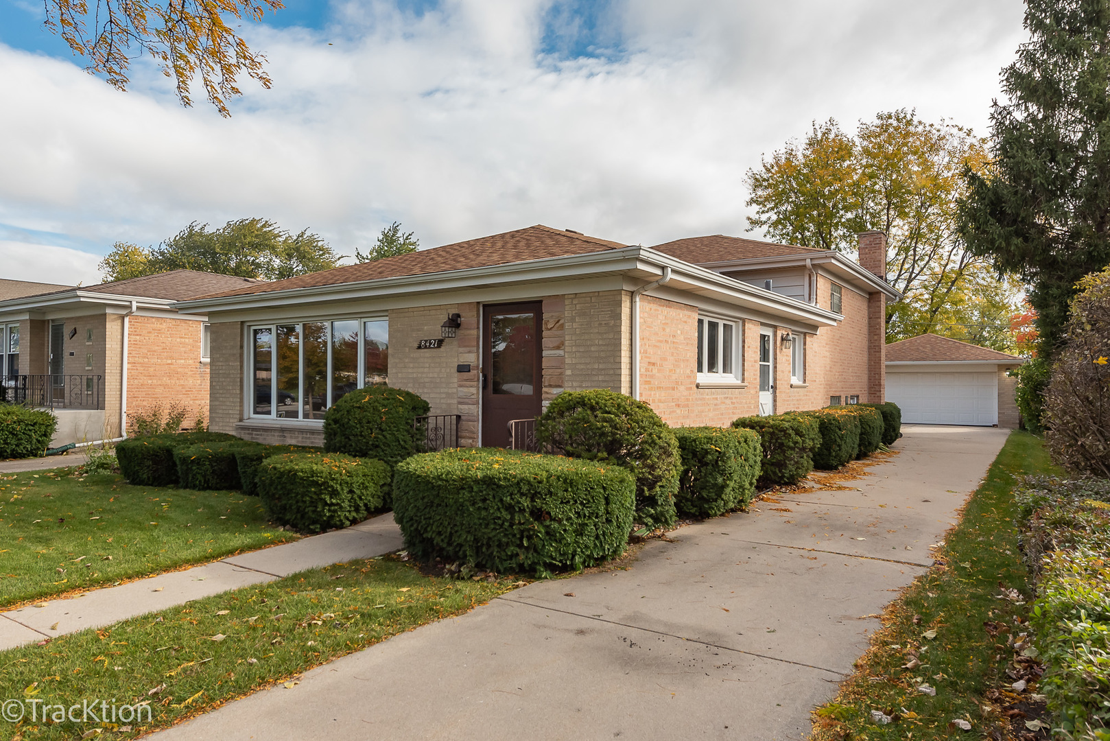 Property Photo: 8421 N Ottawa Avenue IL 60714
