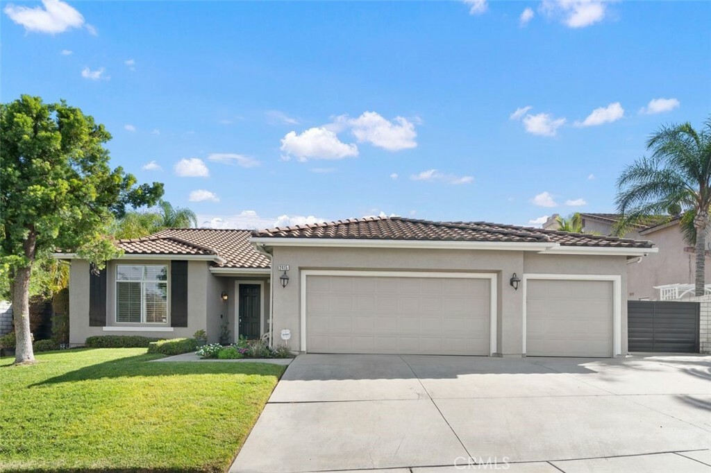 Property Photo: 2415 Maverick Circle CA 92881