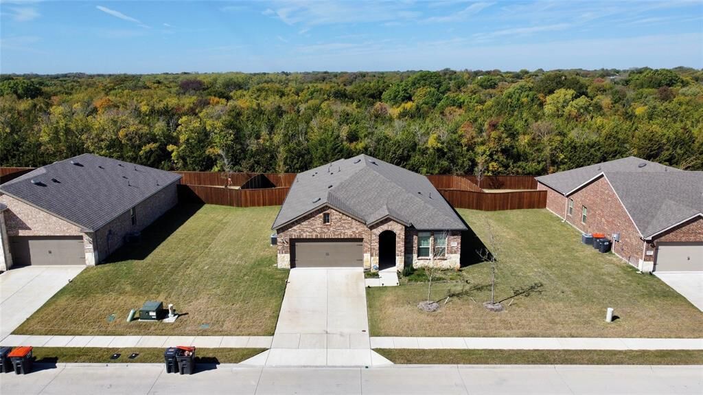 Property Photo:  2512 Gardenia Drive  TX 75409 