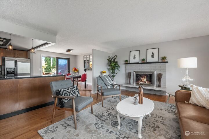 Property Photo:  429 17th Place  WA 98290 