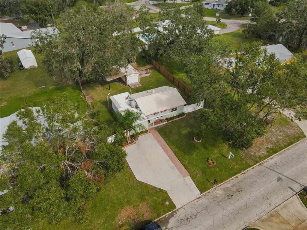 Property Photo:  816 Honolulu Drive  FL 33873 