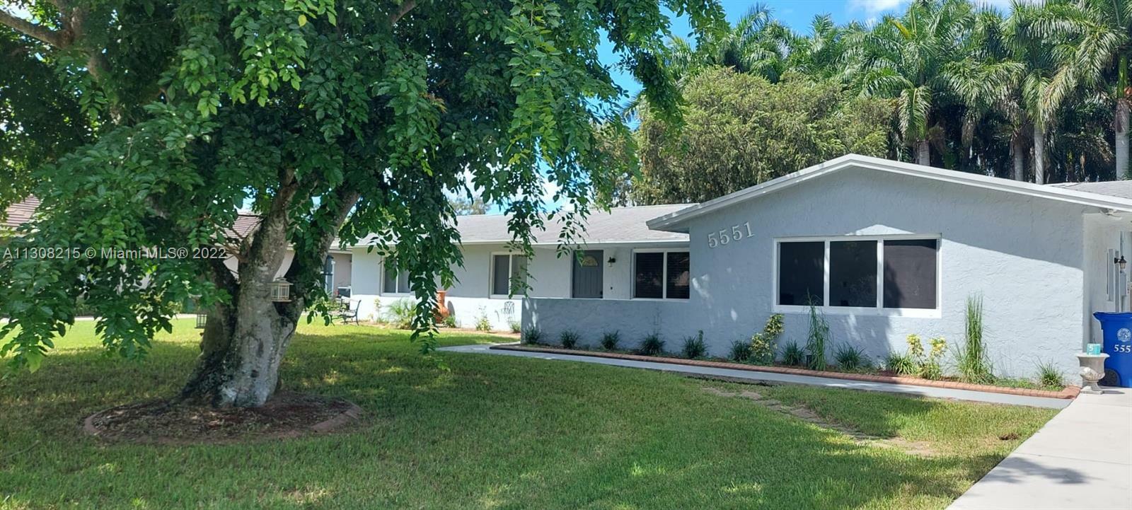 Property Photo:  5551 SW 188th Ave  FL 33332 