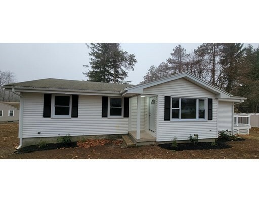 Property Photo: 353 Pleasant St MA 01612
