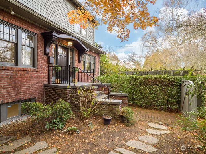 Property Photo:  2569 6th Avenue W  WA 98119 