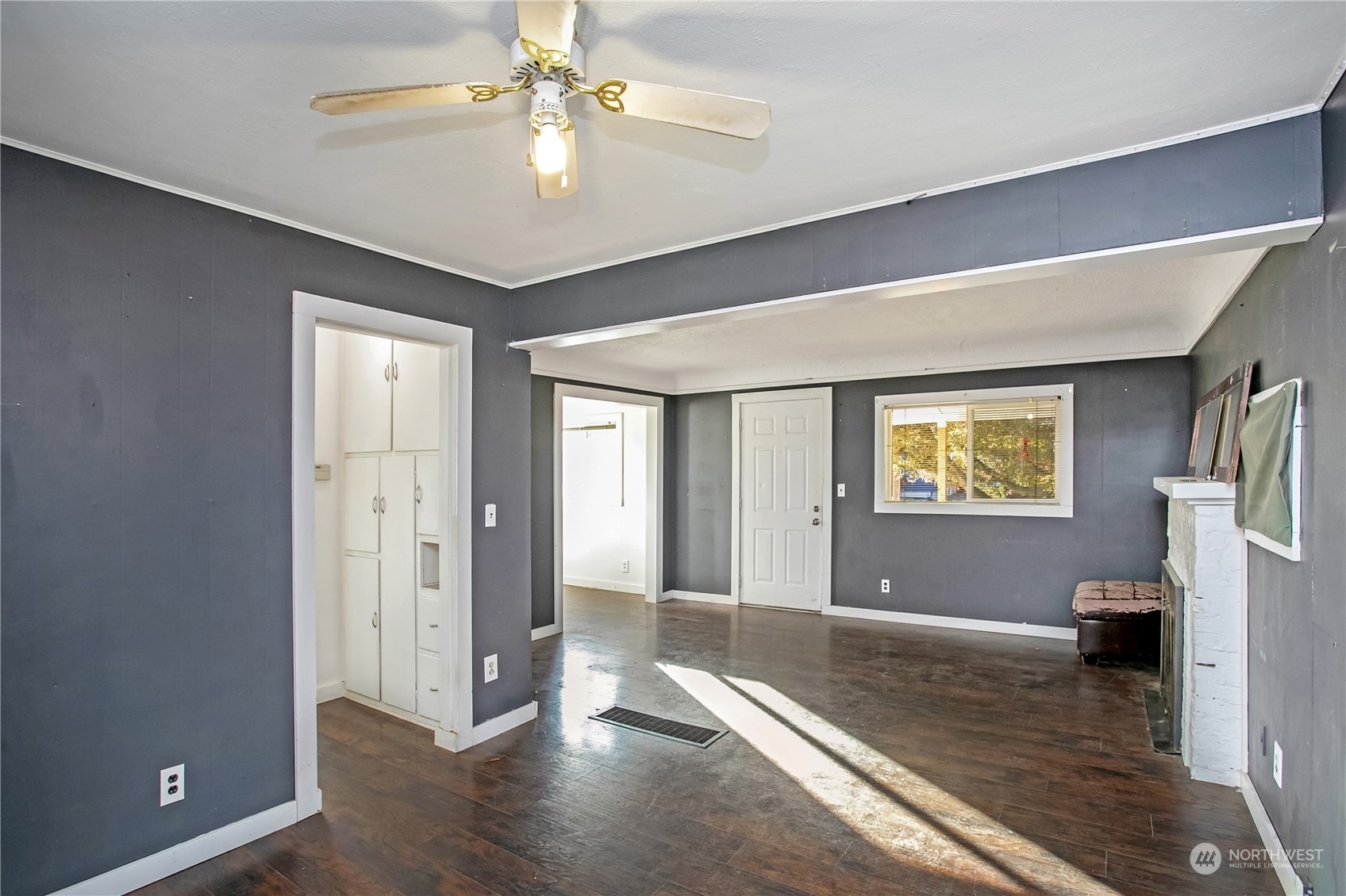 Property Photo: 322 N Bellevue Avenue WA 99362