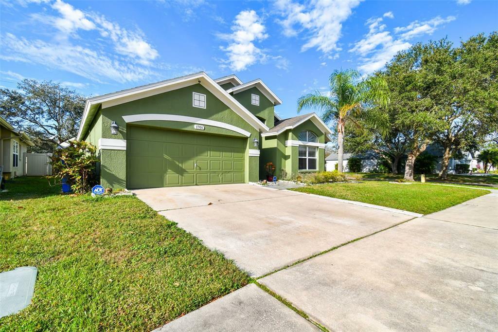 Property Photo:  1701 Bondurant Way  FL 33511 