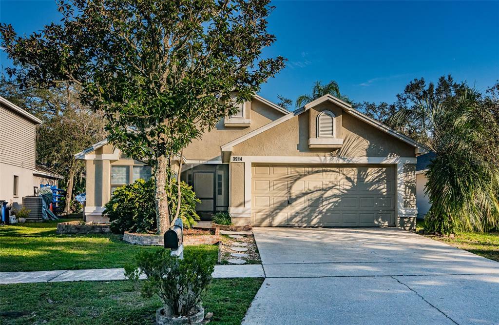 Property Photo: 3914 Penrod Lane FL 33596