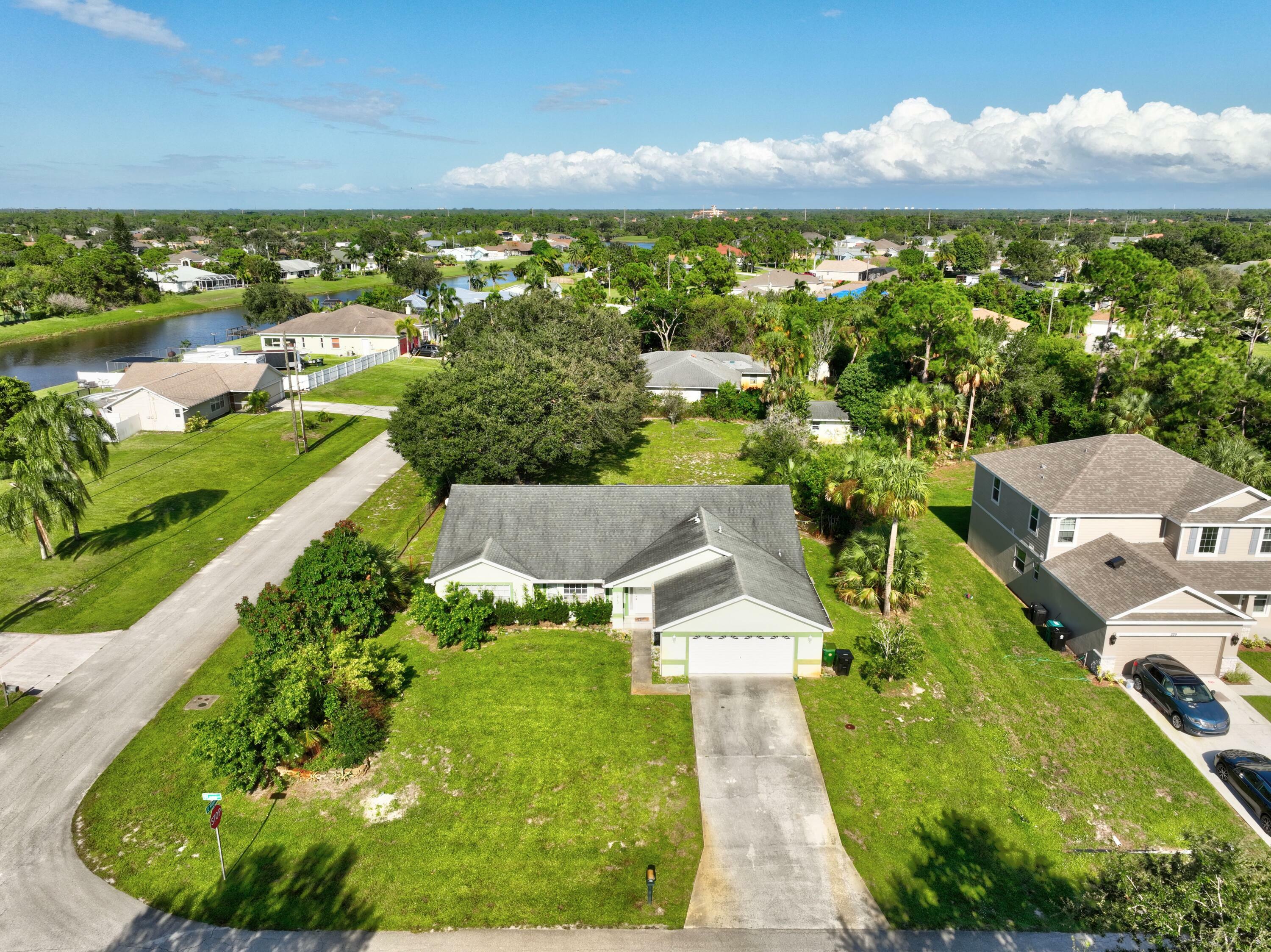 Property Photo: 215 SW Lama Avenue FL 34953