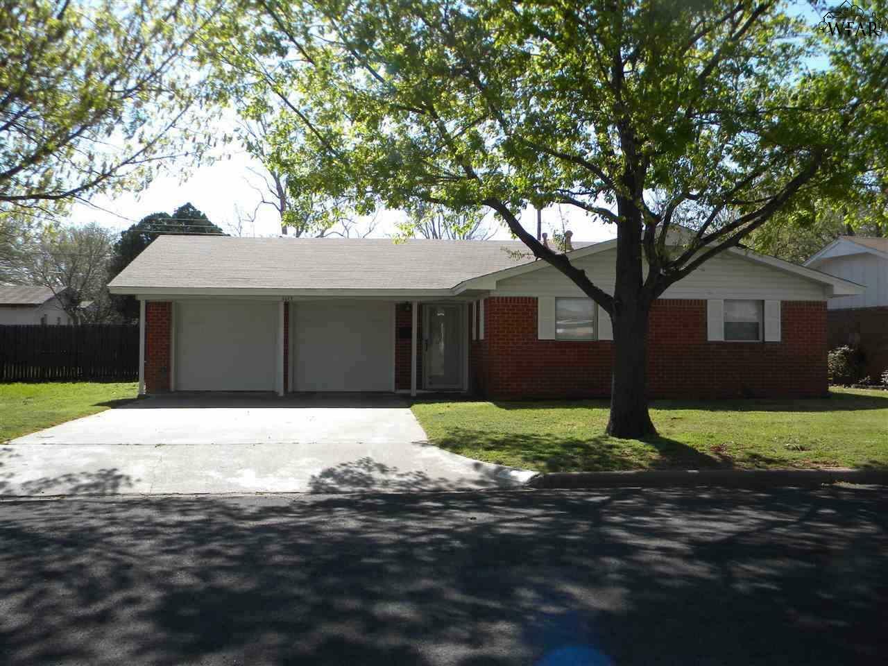 Property Photo: 1012 E Beverly Loop TX 76354