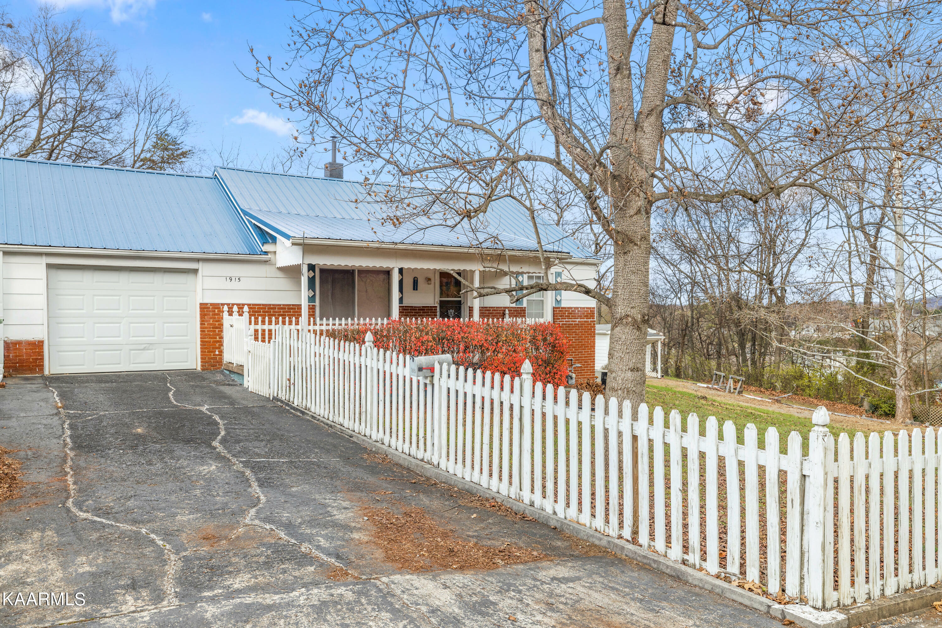 Property Photo:  1915 Cureton Ave  TN 37804 