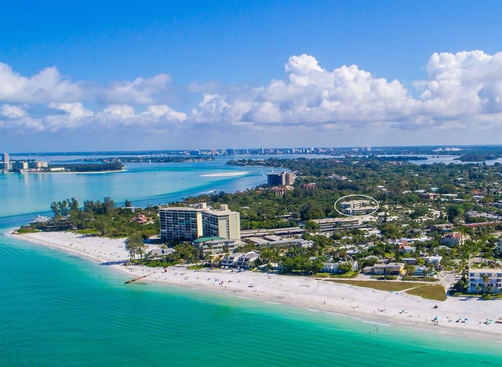 Property Photo:  225 Hourglass Way 208  FL 34242 