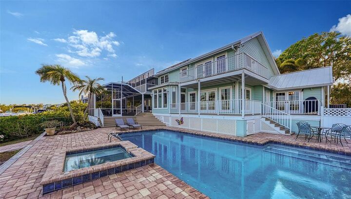 Property Photo:  5212 Siesta Cove Drive  FL 34242 