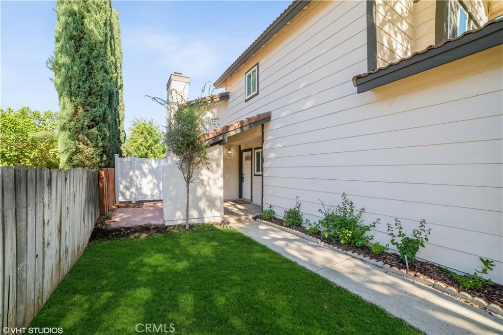 Property Photo: 11137 Thames Court CA 92503