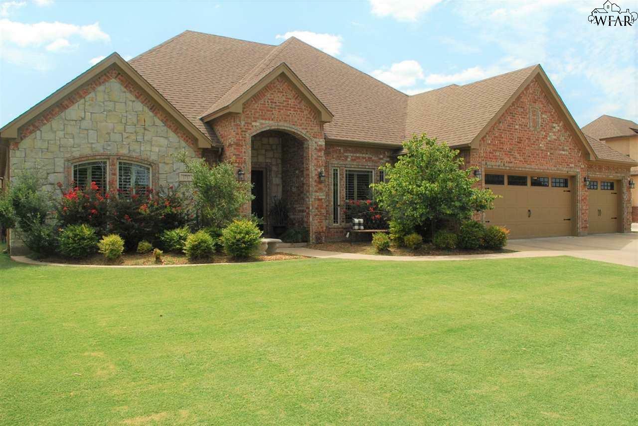 Property Photo: 1717 Brenda Hursh Drive TX 76302-1901