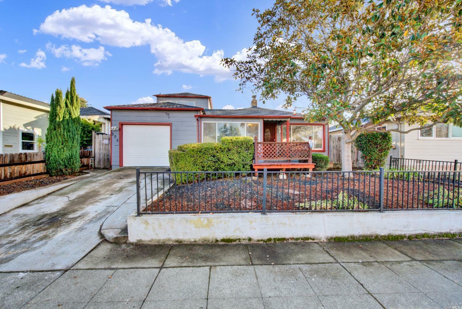 305 Campbell Avenue  Vallejo CA 94590 photo