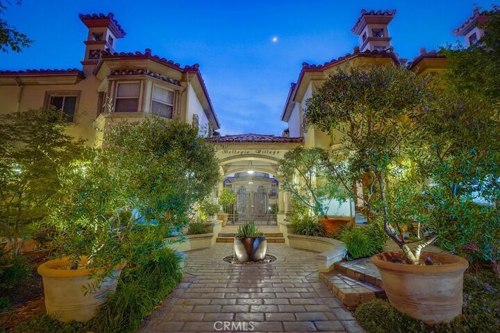 Property Photo: 457 S Marengo Avenue 13 CA 91101