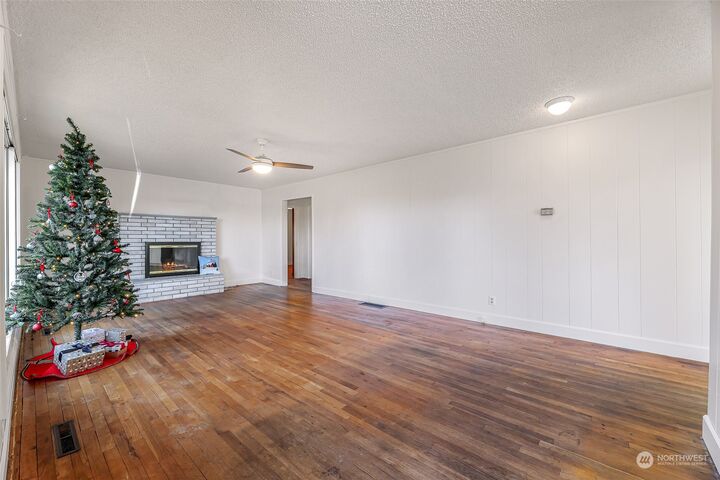 Property Photo:  1130 Puget Street  WA 98229 