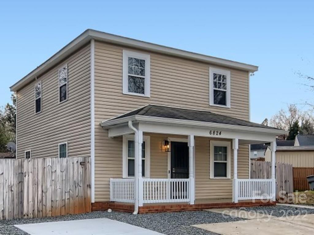 Property Photo: 6824 Aerial Court NC 28213