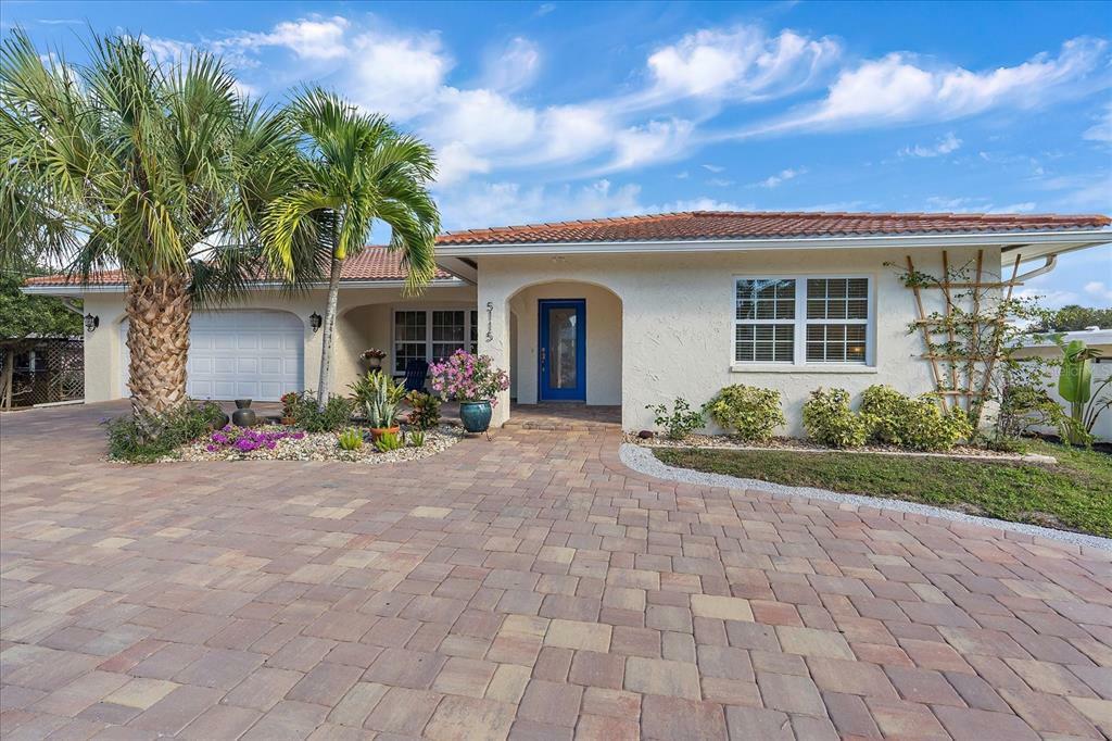 Property Photo: 5115 Windward Avenue FL 34242