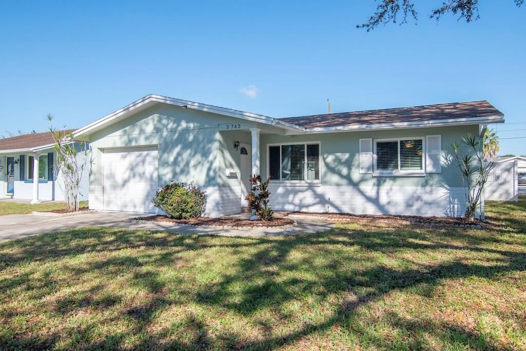 Property Photo: 3743 15th Avenue N FL 33713