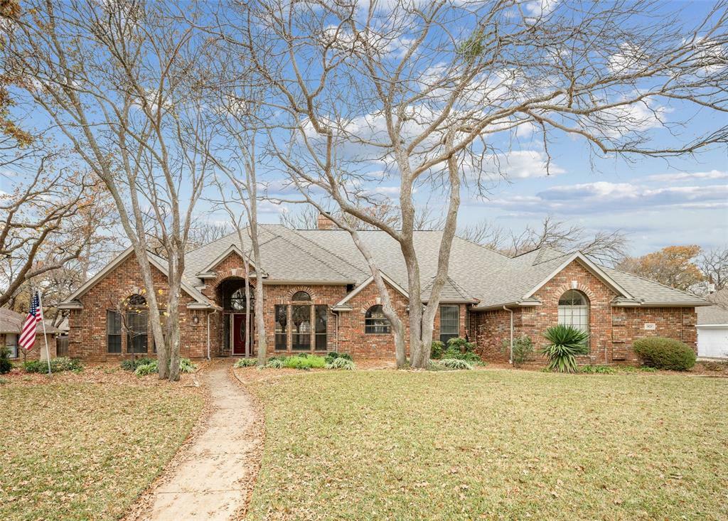 Property Photo:  3820 Shady Meadow Drive  TX 76051 