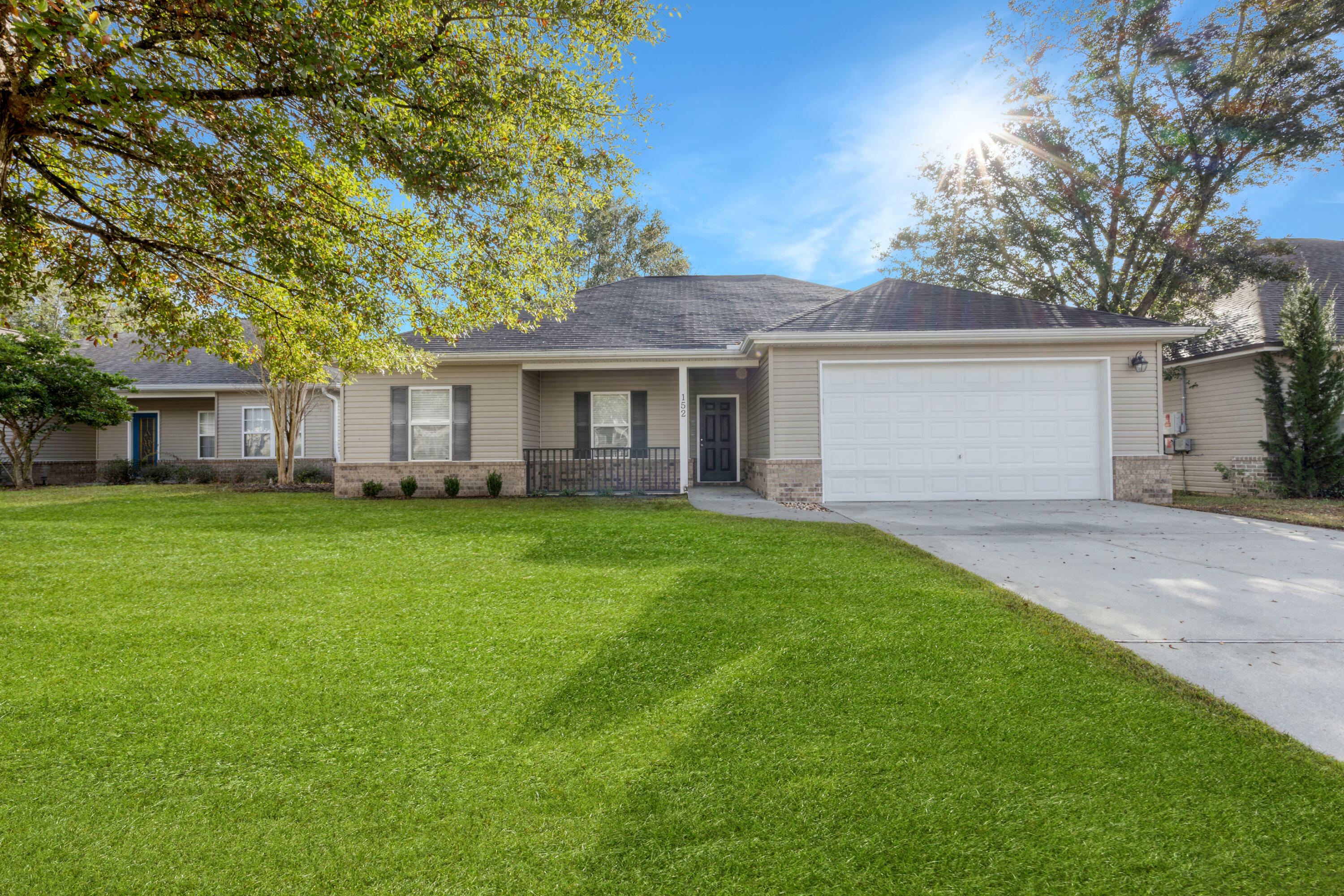 Property Photo: 152 Creve Core Drive FL 32539
