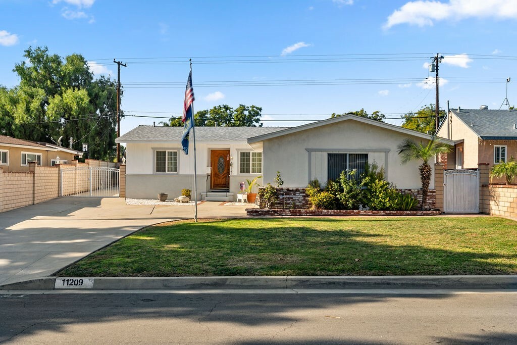 Property Photo: 11209 Archway Drive CA 90604