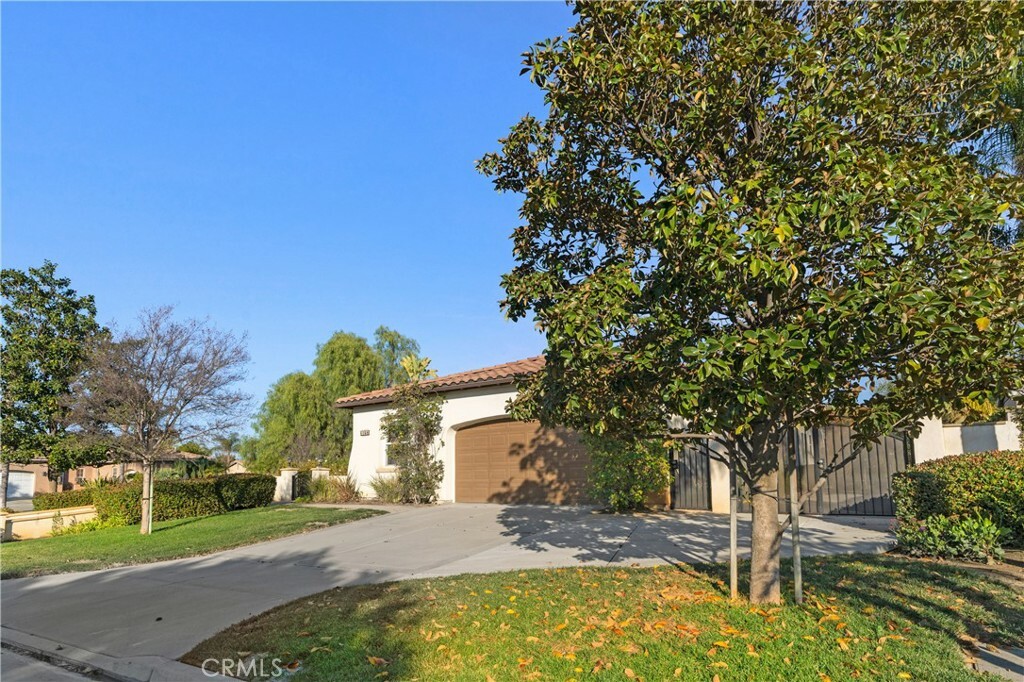 Property Photo:  8059 Terraza Court  CA 92508 