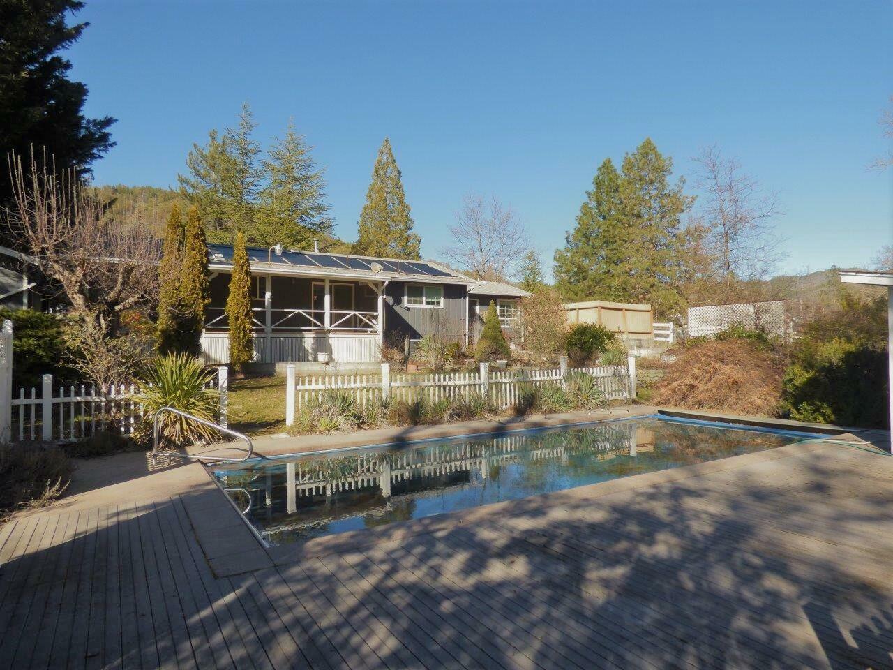 Property Photo: 1280 Burbridge Drive OR 97537