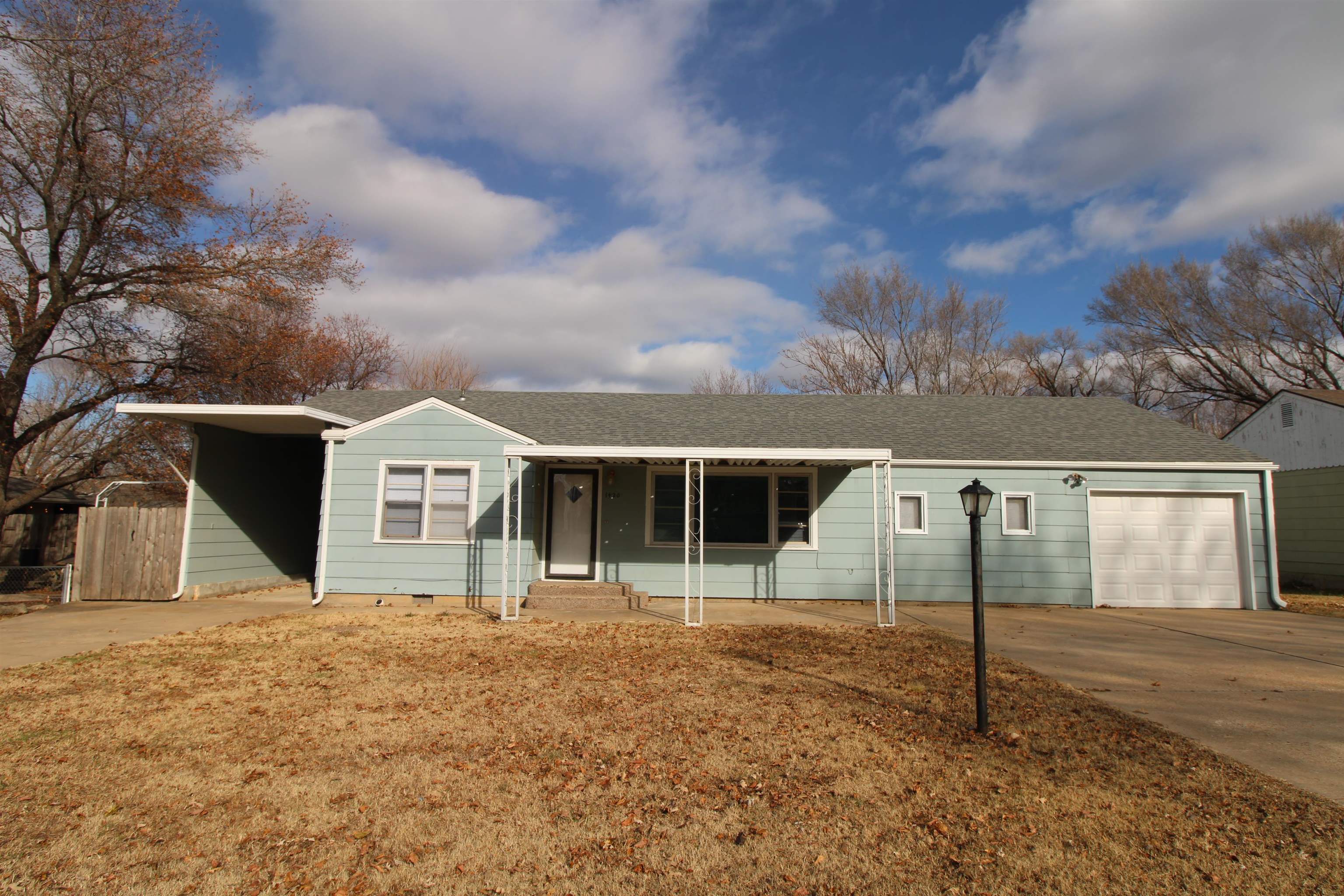 Property Photo:  1420 Lawndale Ave  KS 67042 