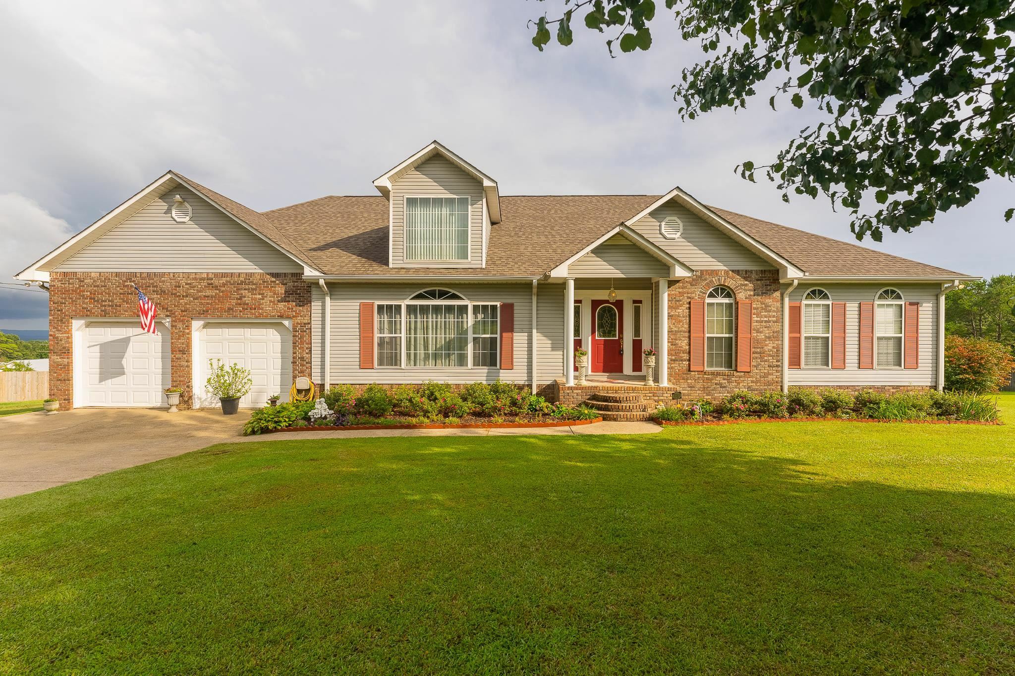 Property Photo: 75 Chestnut Ln AL 35079