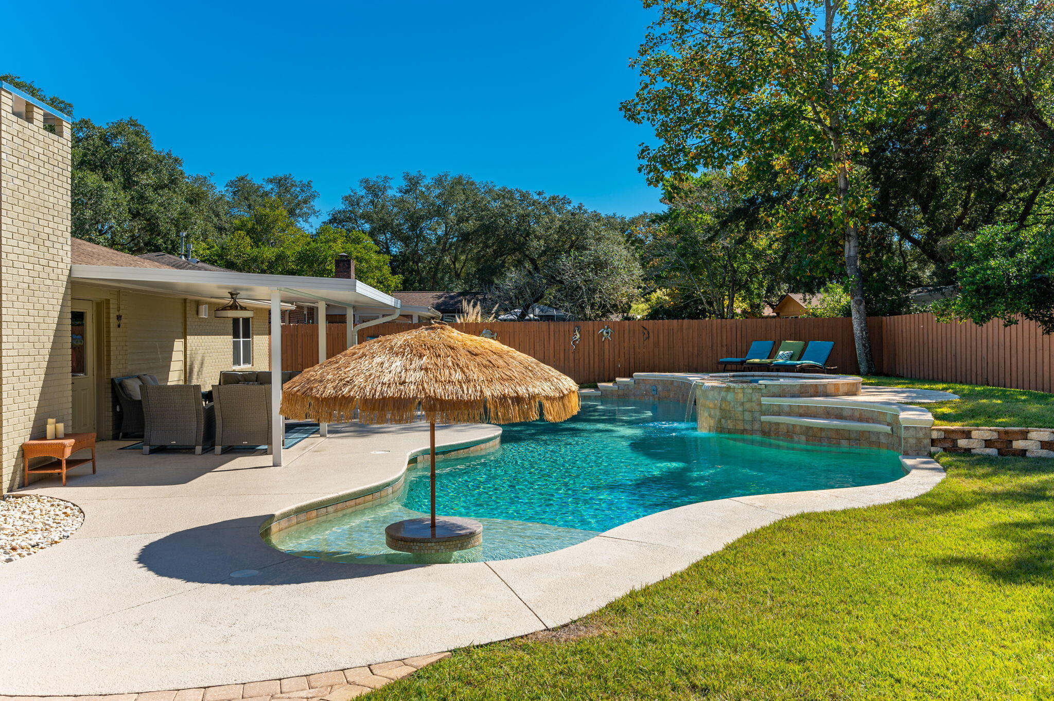 Property Photo: 346 NW Cherie Court FL 32548